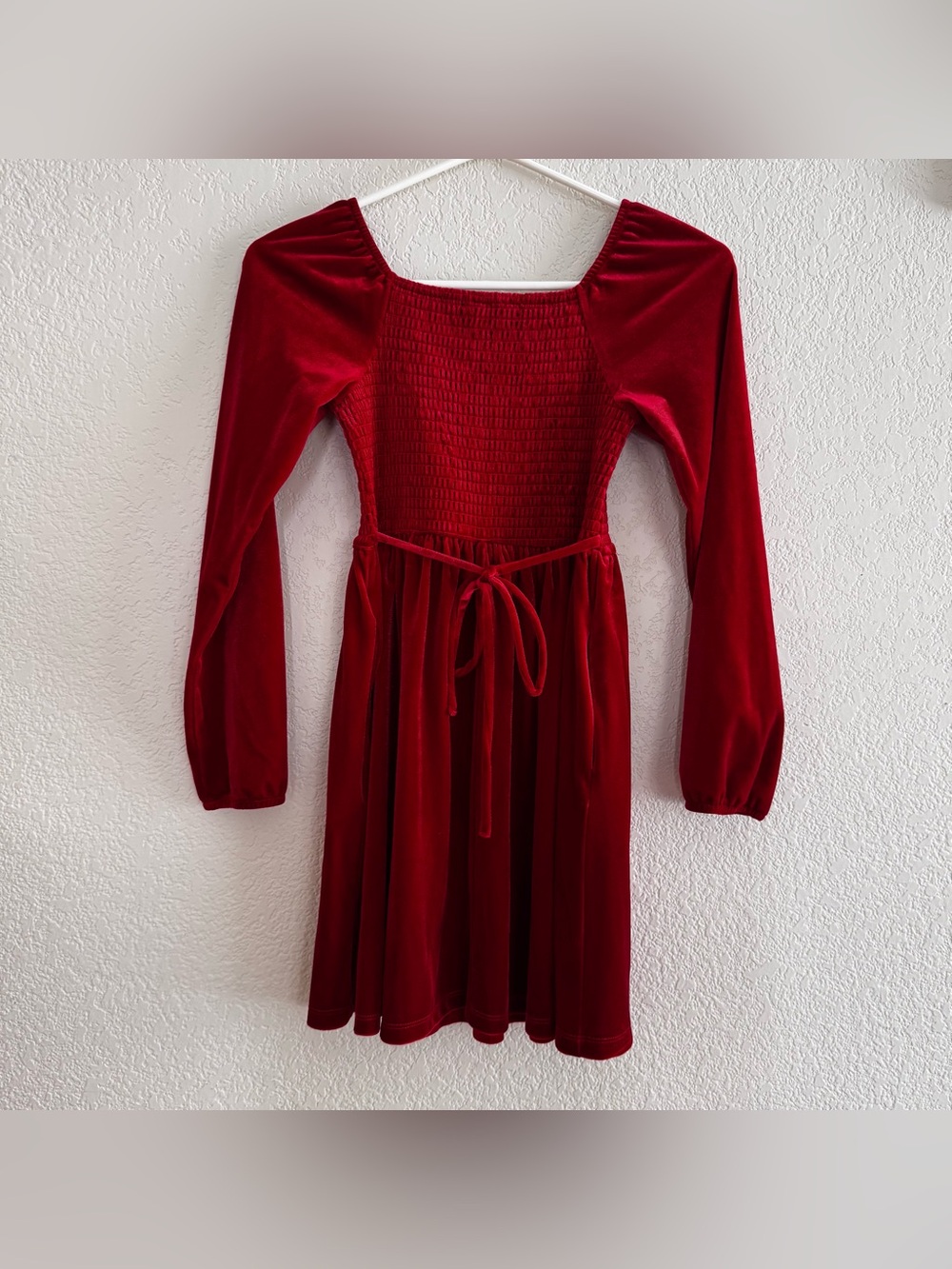 Extraordinary Red Velvet Smocked Holiday Girls Dress Classic Festive Elegant 10 - Picture 2 of 6